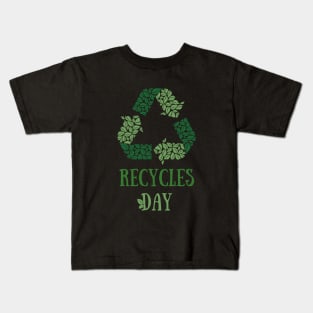 America Recycles Day green design Kids T-Shirt